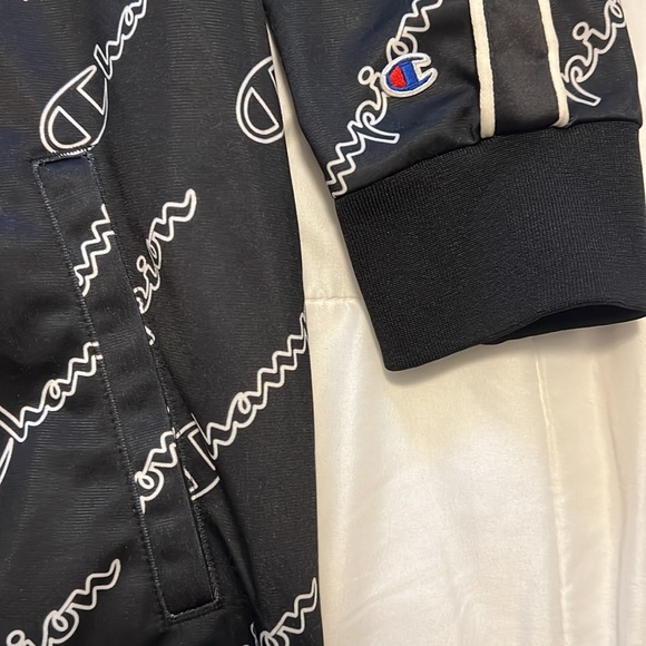 Champion Mens XL Full zipper Mock neck lightweight jacket. - Picture 5 of 6